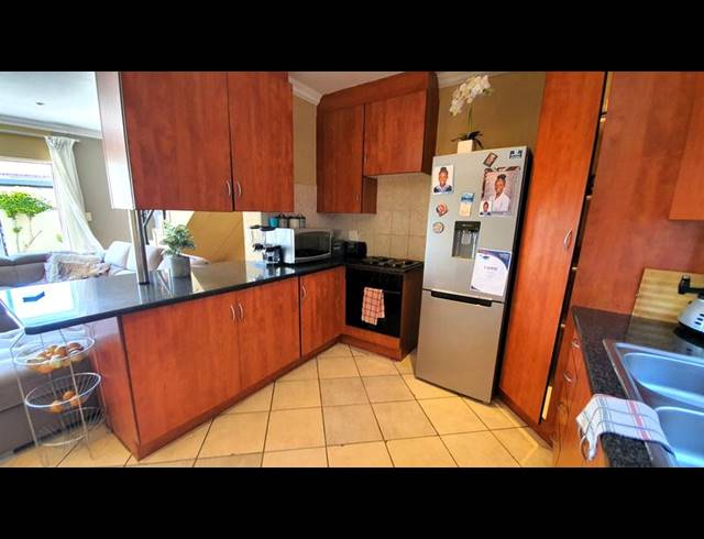 2 BEDROOM TOWNHOUSE FOR SALE IN ANNLIN